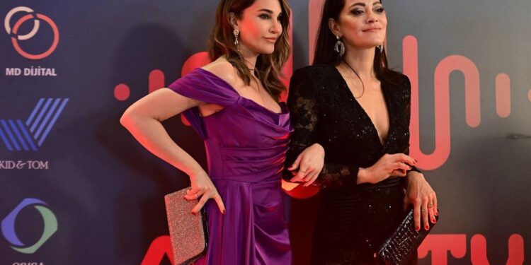 Ta devojka – Sadržaj 18. epizode