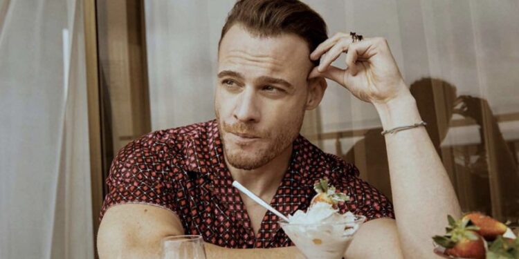 Kerem Bursin potpisao ugovor sa produkcijom Ay Yapim za nekoliko projekata