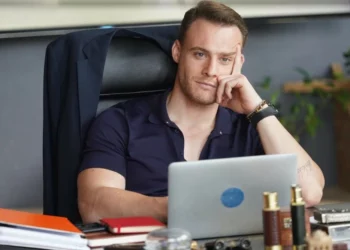Kerem Bursin ispričao je kako se oseća zbog stroge cenzure ljubavnih scena na turskoj televiziji