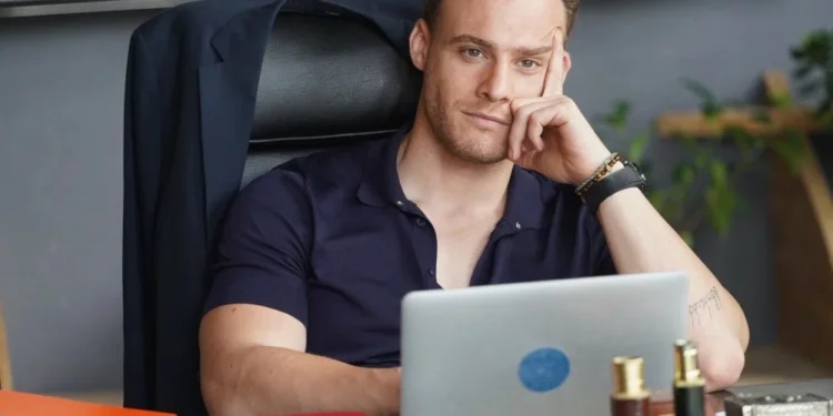 Kerem Bursin ispričao je kako se oseća zbog stroge cenzure ljubavnih scena na turskoj televiziji