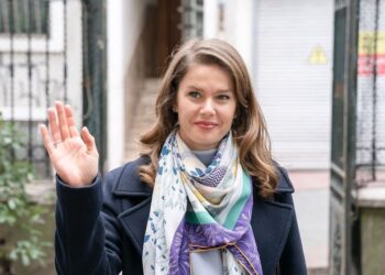 Devojka iza stakla – Sadržaj 68. epizode