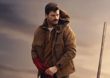 Koja je tajna glumačkog uspeha Kivanča Tatlituga? Sve pohvale za glumu u Netflix seriji “Omča oko vrata!