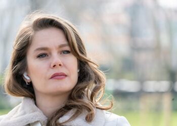 Devojka iza stakla – Sadržaj 74. epizode