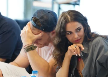 Kerem Bursin i Hafsanur Sandžaktutan na čitanju scenarija nove serije
