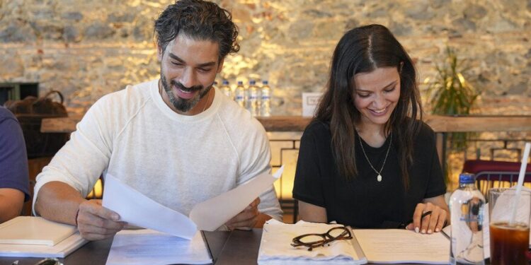 “Crni dud”: neviđena priča o ljubavi, braku, porodičnim vezama i tajnama