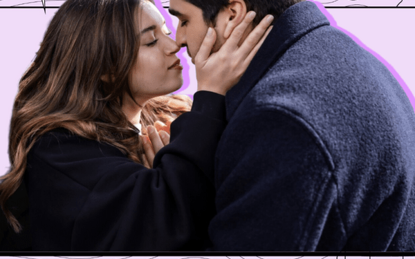 GLASINA DANA: na prstu Afre Saračoglu primećen je prsten koji bi mogao da potvrdi veridbu s Mertom Ramazanom Demirom