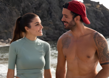 Ljubavni vetrovi duvaju: Objavljen trejler za film „Prepusti vetru“ sa Hande Erčel i Barišom Ardučem