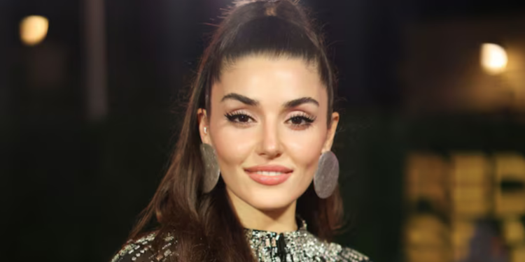 Savremena ikona: Hande Erčel o balansu između umetnosti i privatnog života