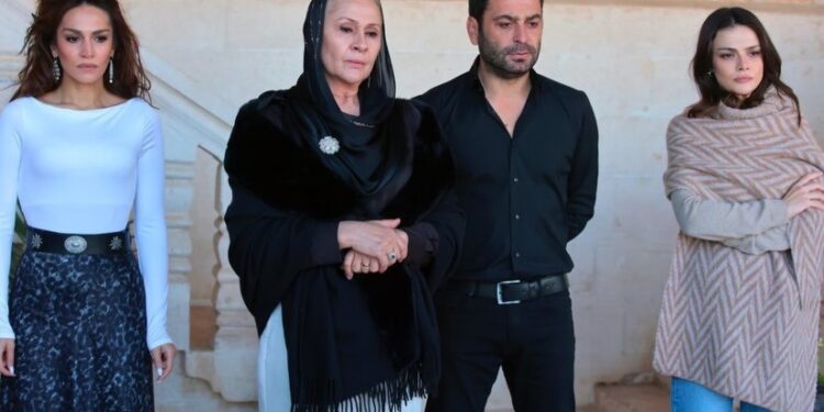 „Daleki grad“: cena uspeha i dubina „pada“ – analiza serije i njenih likova