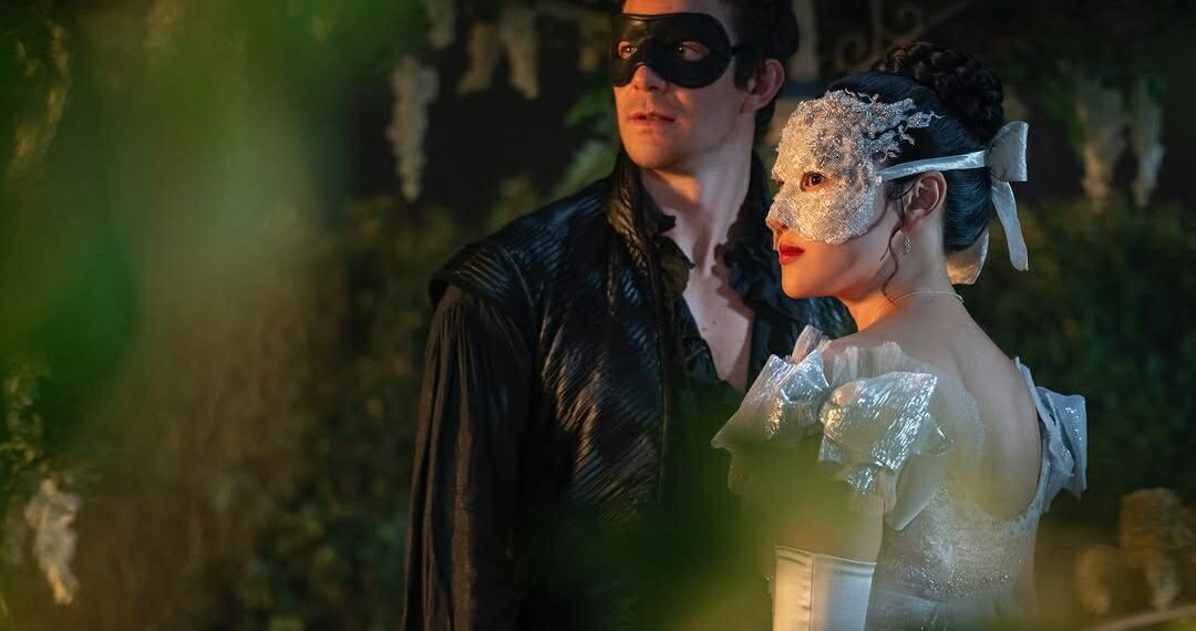 „Bridžerton“ 4. sezona: Recenzija nove „Pepeljuge“ sa pobunom sluškinja i zrelom strašću